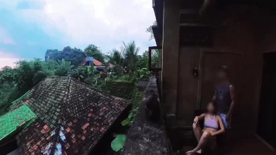 巴厘岛性爱之旅，无人机窗外拍摄，美景相衬阳台上忍不住激情啪啪